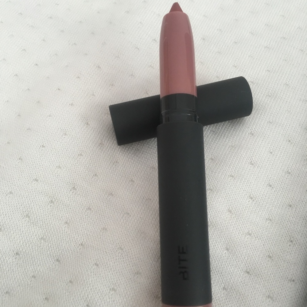Lip bundle!